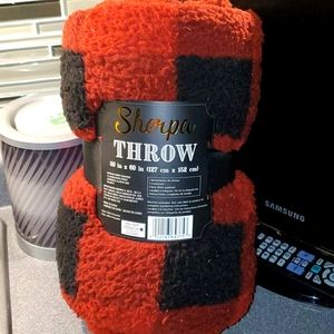 Sherpa Throw